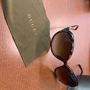 Women’s Gucci sunglasses